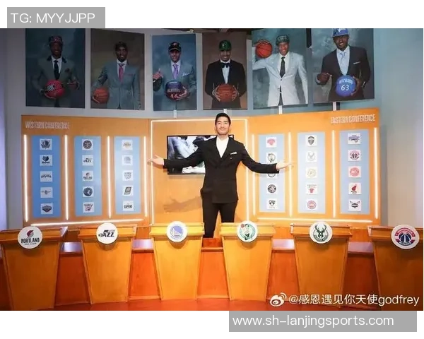 足球明星跨界挑战NBA赛场展现运动员多才多艺的魅力与激情